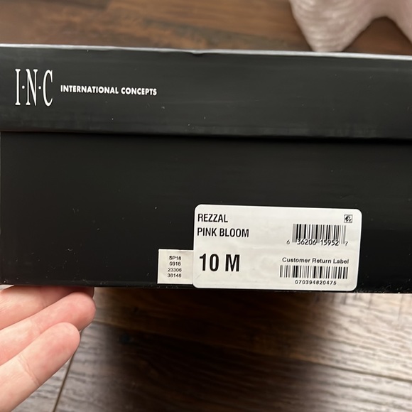 Women’s Heels - Picture 6 of 6